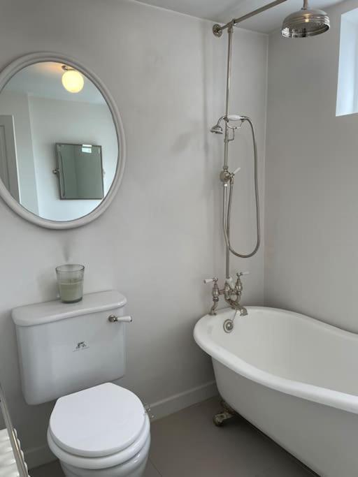 Willow House, Georgian Property In Shepperton Luaran gambar